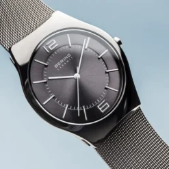 Bering Reloj Esfera Gris Contemporáneo