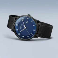 Bering SOLAR Negro Cepillado