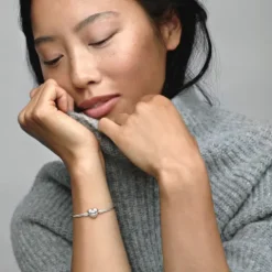 Pandora Pulsera Moments Rígida Cierre de Corazón
